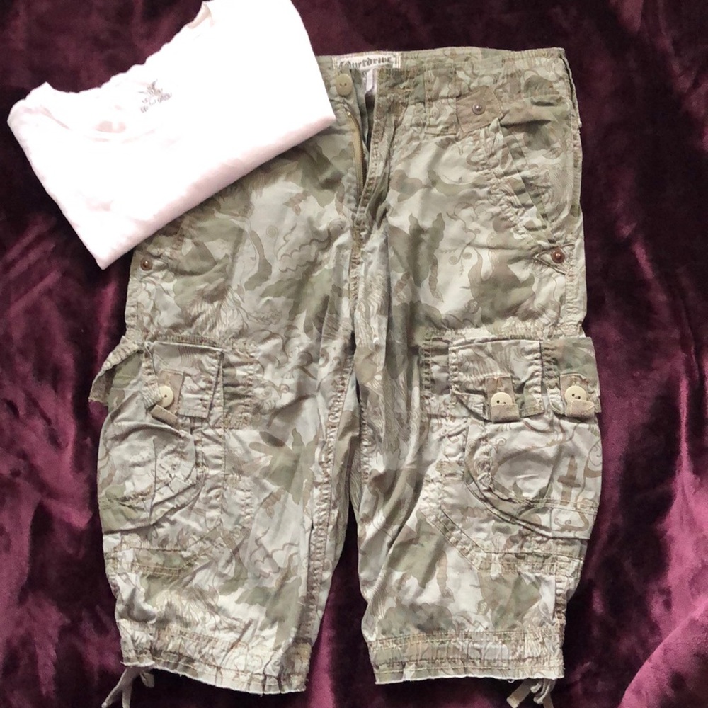 Capri and tee shirt
